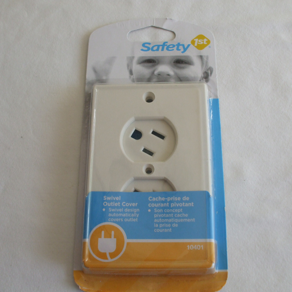 Safety First Swivel Outlet Cover Up